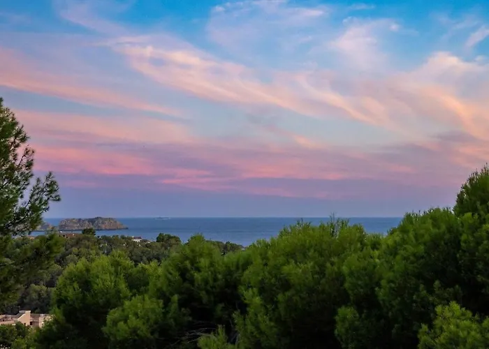 Exklusiv With Sea View And Pool In Villa Peguera