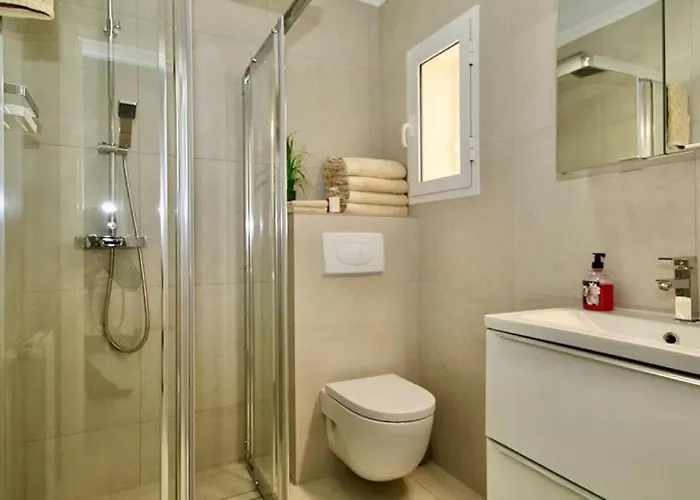 Exklusiv With Sea View And Pool In *