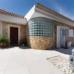 빌라 Exklusiv With Sea View And Pool In *