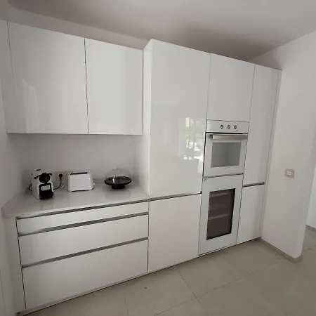 Exklusiv With Sea View And Pool In Villa