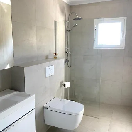 Exklusiv With Sea View And Pool In 别墅 帕格拉