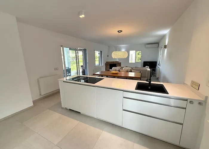 别墅 Exklusiv With Sea View And Pool In 帕格拉