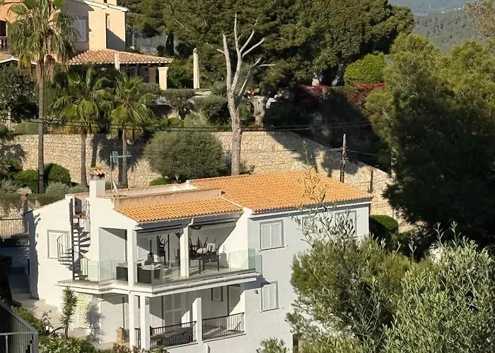 Exklusiv With Sea View And Pool In