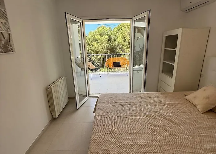 Exklusiv With Sea View And Pool In Villa *