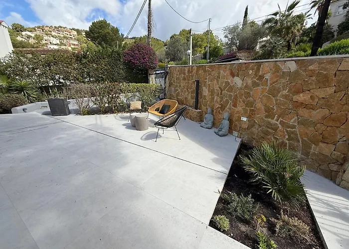 Exklusiv With Sea View And Pool In Villa *